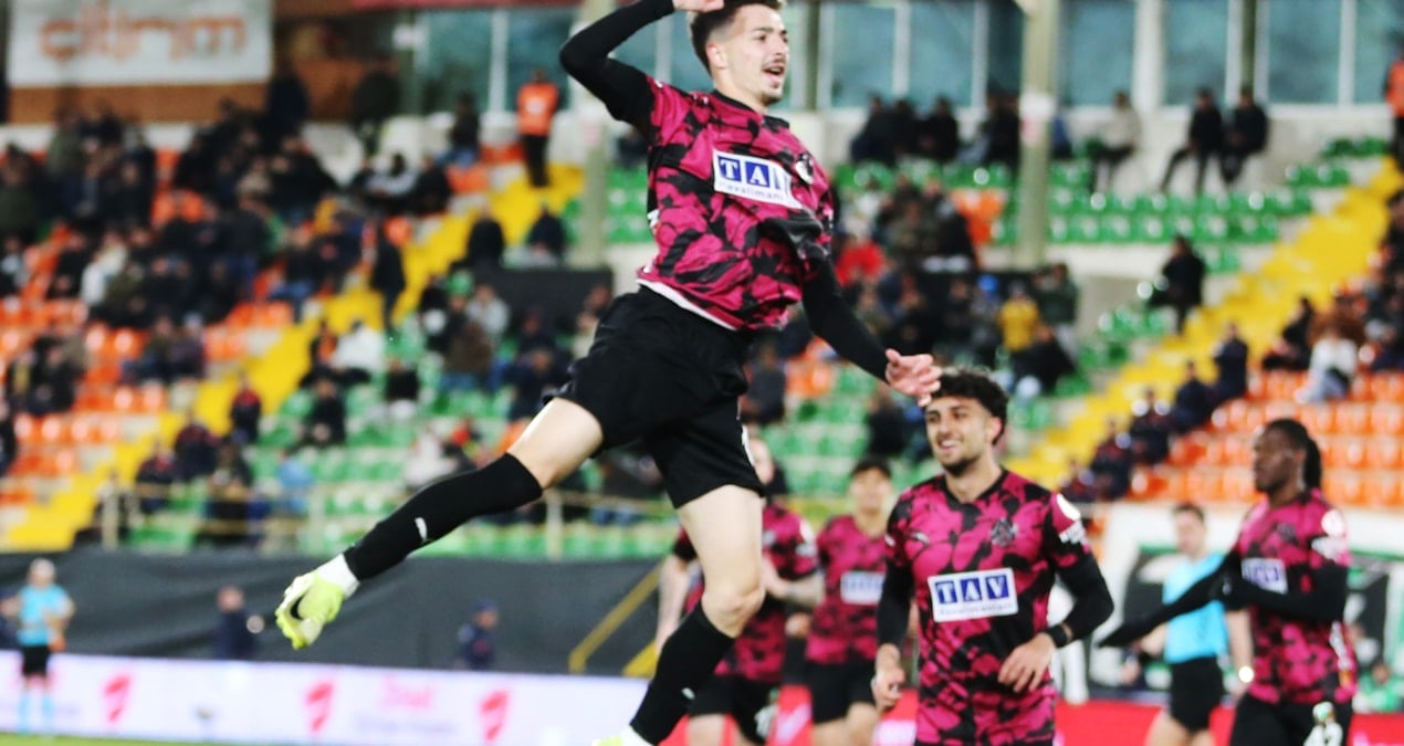 5 gollü maçta zafer Alanyaspor’un