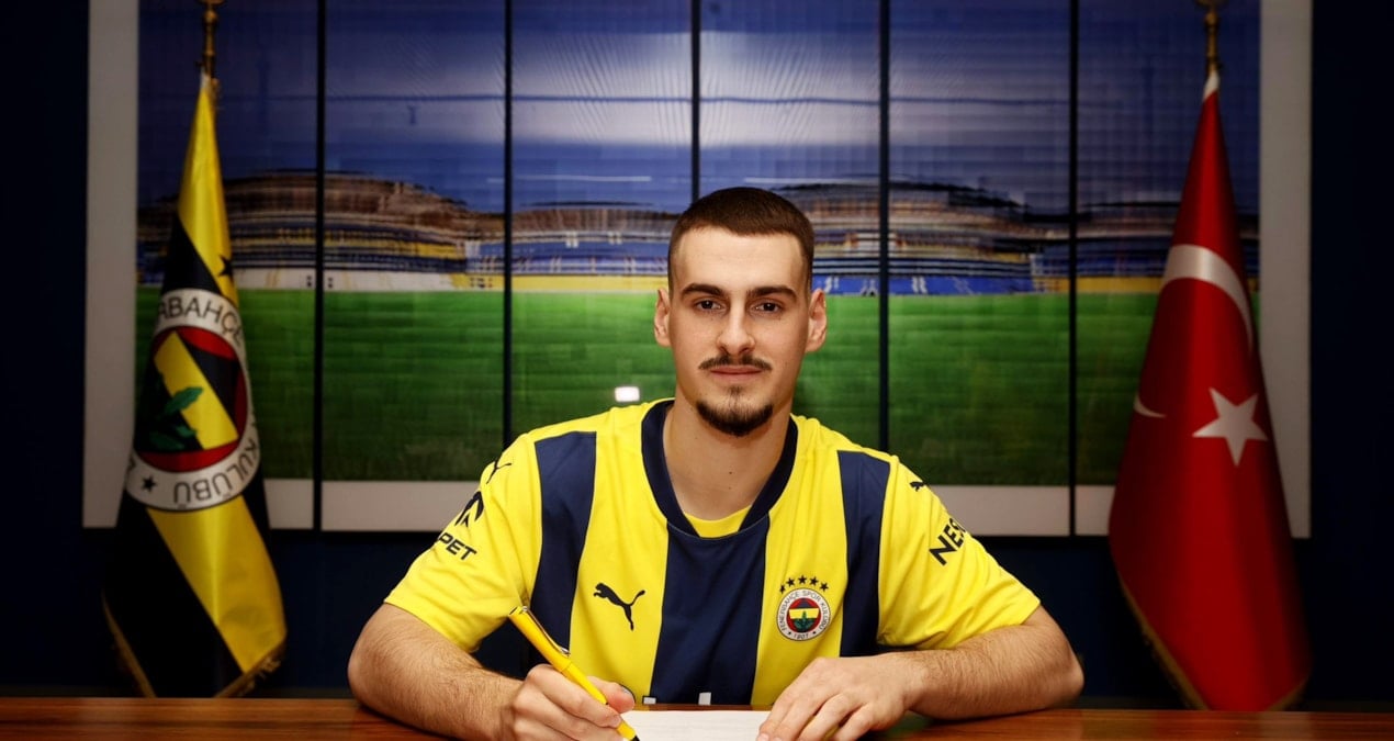 Fenerbahçe 250 milyona almıştı! 1 dakika oynatmadan Arda Turan kaptı