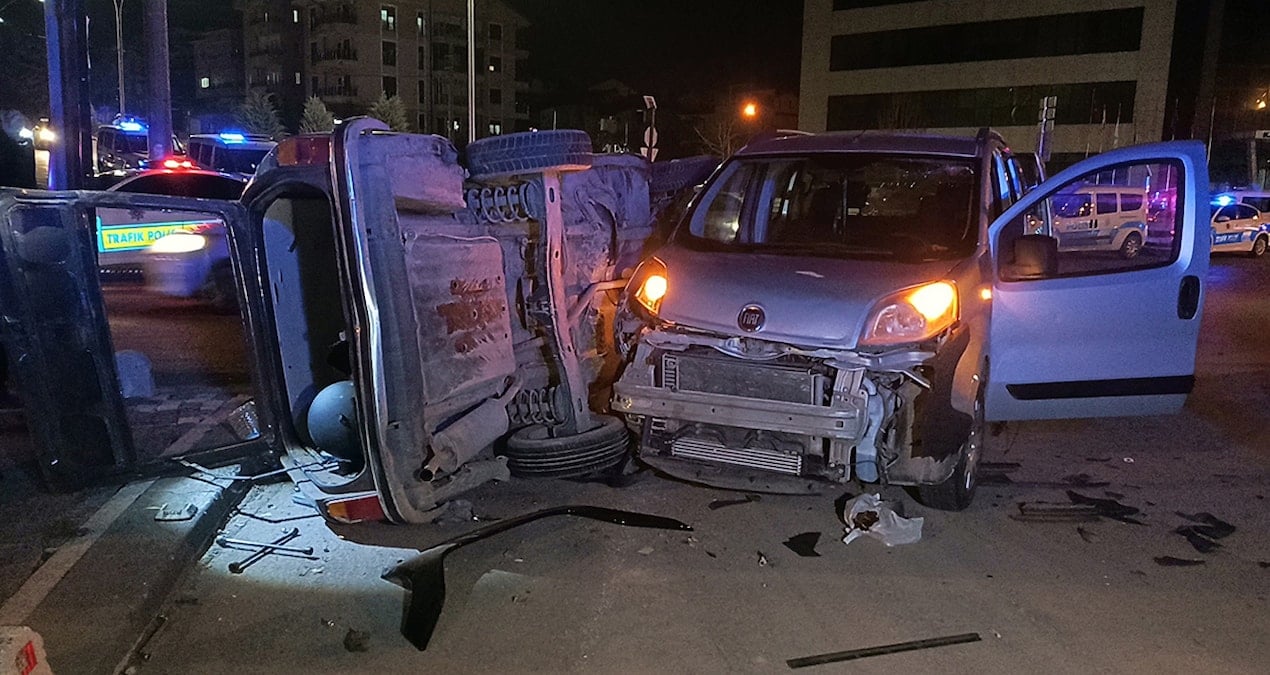 Karaman’da kavşak savaş alanına döndü: 4 yaralı