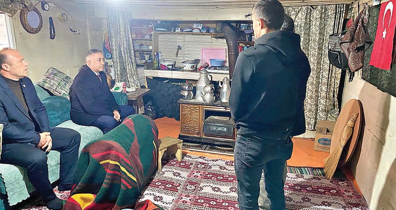 Şehit ailesinin evindeki akılalmaz yoksulluk ilk kez görüntülendi