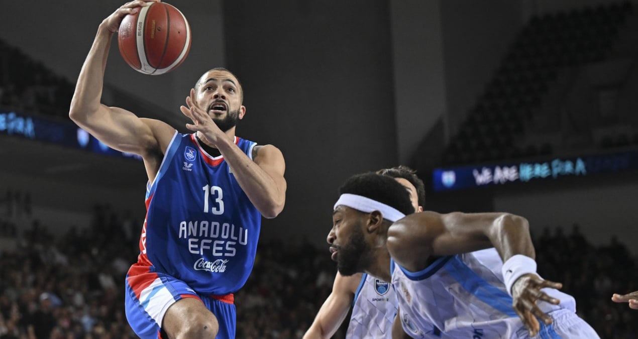Anadolu Efes deplasmanda Telekom’u devirdi